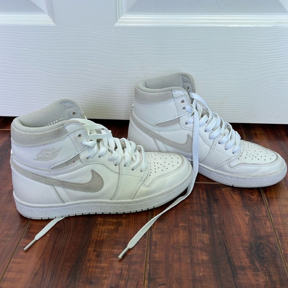 Jordan 1 Retro High 85 OG Neutral Gray, size 7 (women’s)